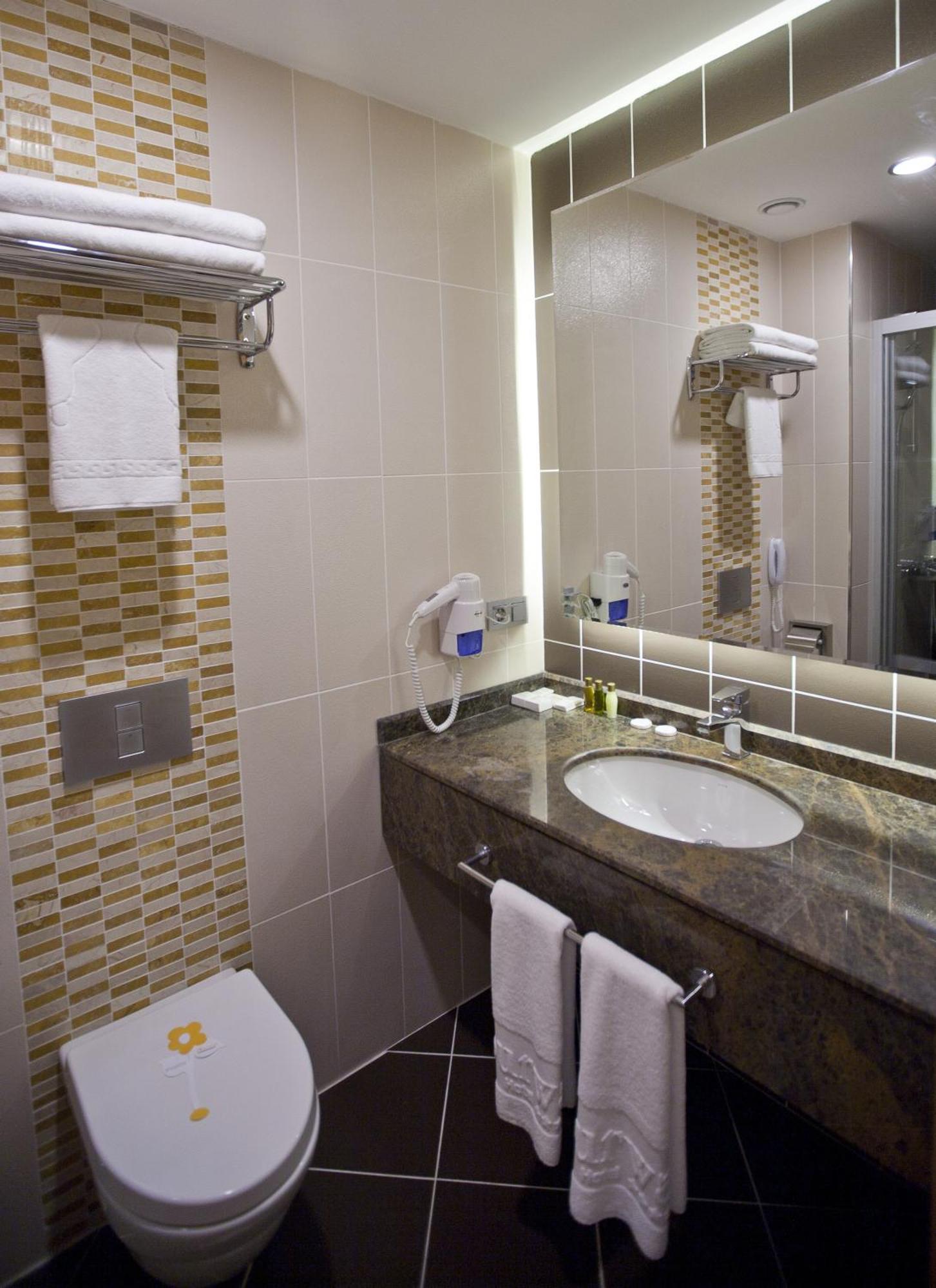 Fourway Hotel&Spa Dortyol Екстериор снимка