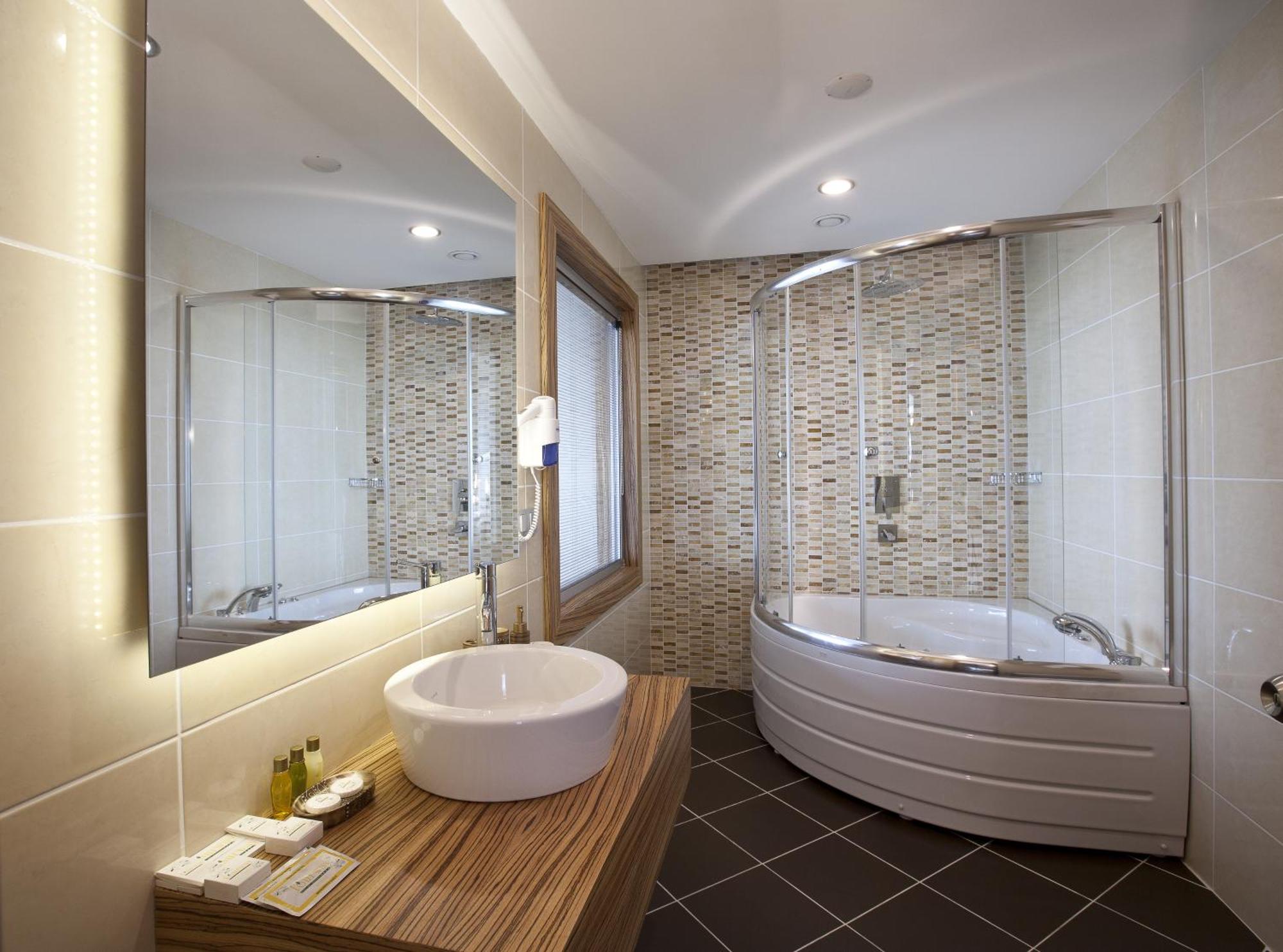 Fourway Hotel&Spa Dortyol Екстериор снимка